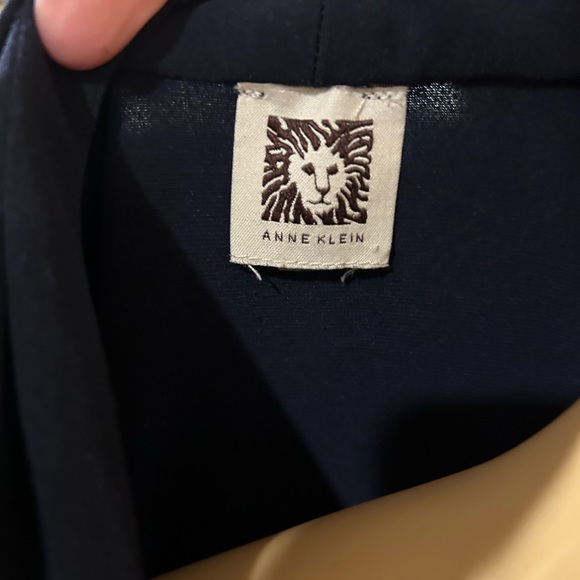 Anne Klein Navy Blue zip up top. Sz M - Picture 4 of 4